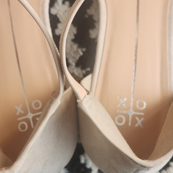 Beige ankle strap suede sandals - Picture 8 of 9